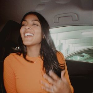 Meet your Posher, Ana